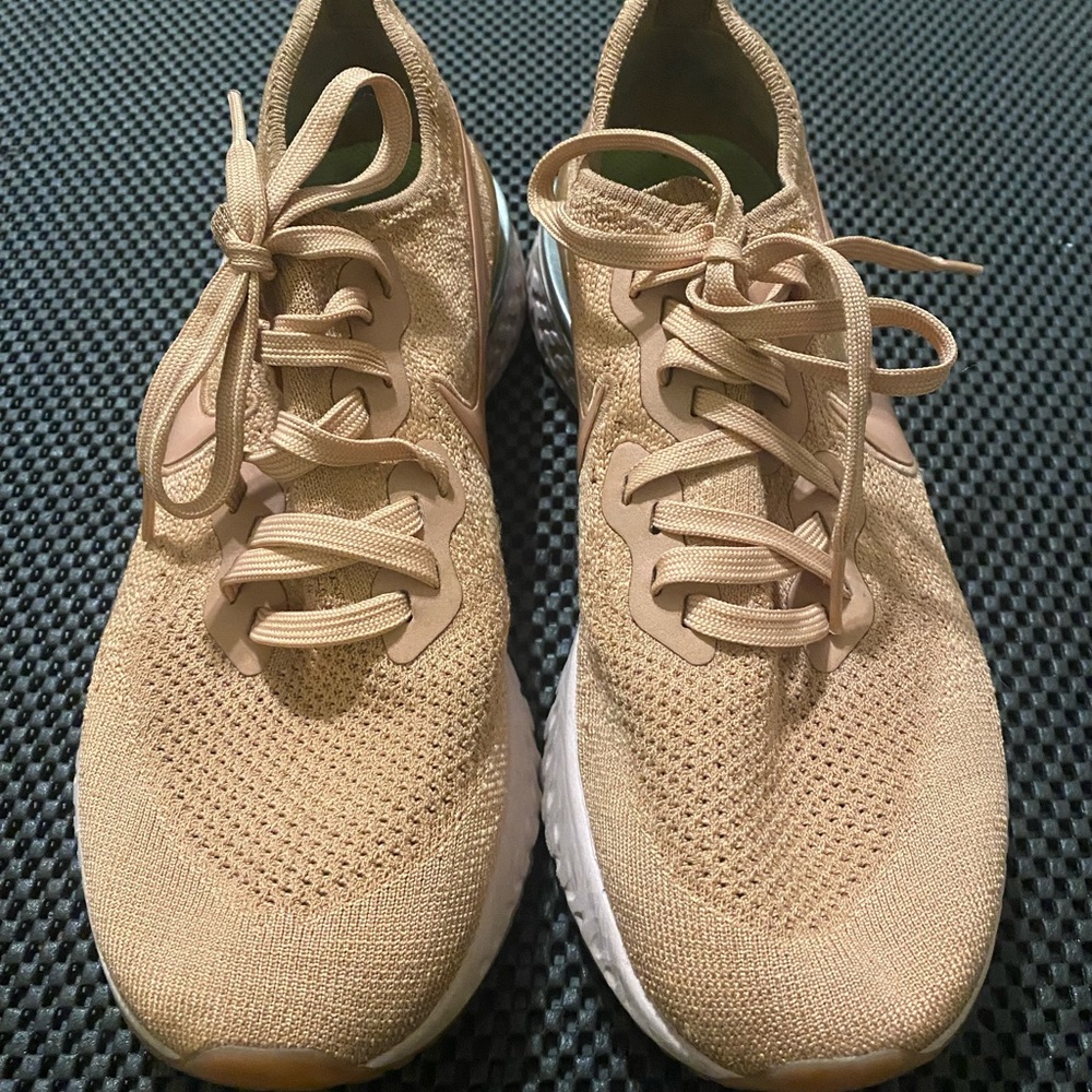 Size 8.5- Nike Epic React Flyknit 2 Rose Gold